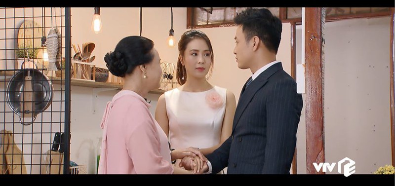 ket "hoa hong tren nguc trai" vien man, khan gia van thay bat cong hinh 1