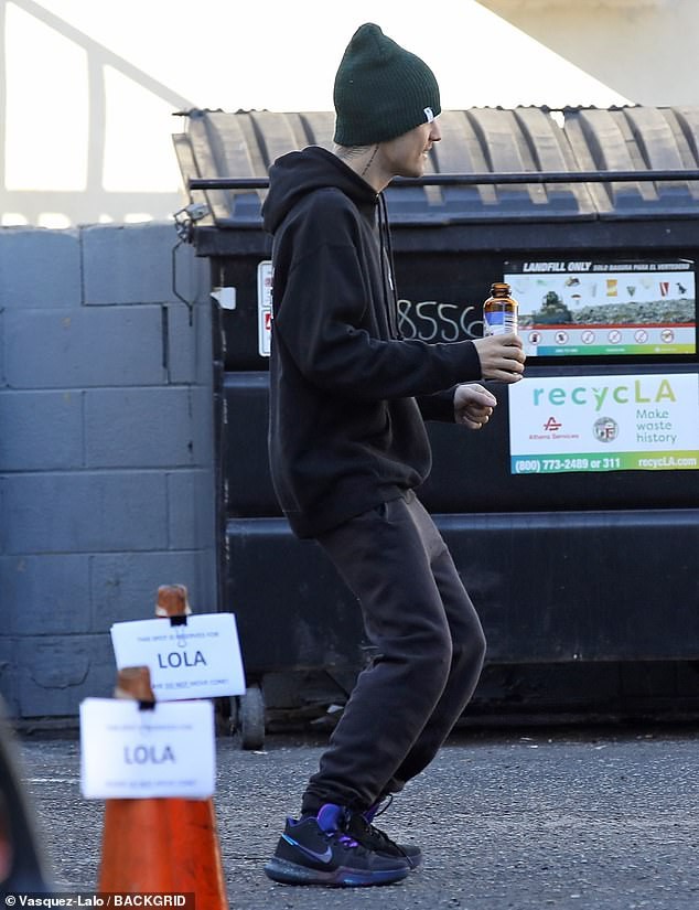 justin bieber buon ba den studio sau khi xac nhan mac benh lyme hinh 4