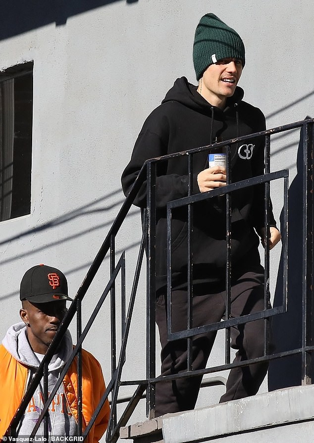justin bieber buon ba den studio sau khi xac nhan mac benh lyme hinh 5