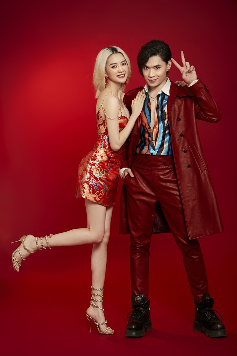 thieu bao trang khoe duong cong ben quang trung trong bo anh xuan hinh 5