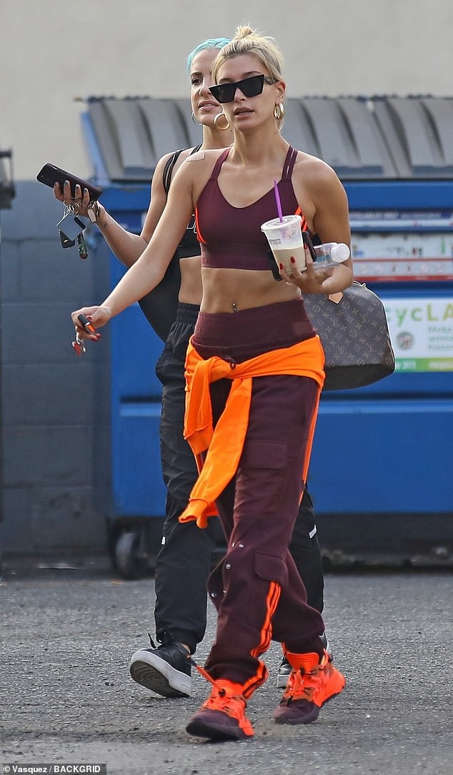 vo justin bieber xinh dep di tap nhay sau on ao pha cuoc vui cua selena hinh 1