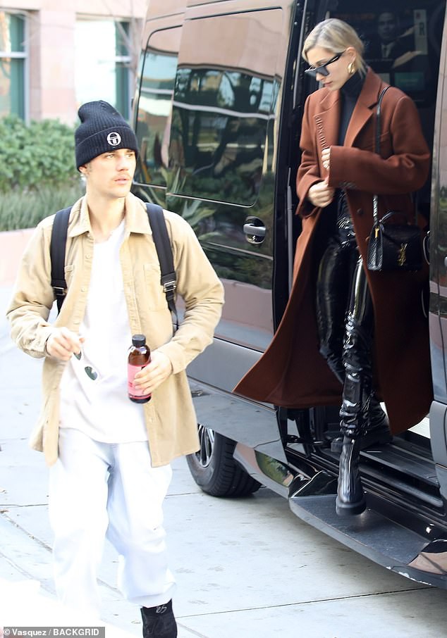 vo justin bieber xinh dep di tap nhay sau on ao pha cuoc vui cua selena hinh 6