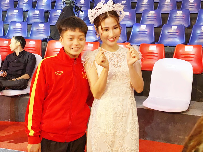 diem my 9x toa sang tai le vinh danh cac van dong vien viet nam hinh 5