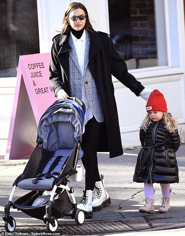 "chan dai" irina shayk xinh dep dua con gai cung ra pho di dao o my hinh 6