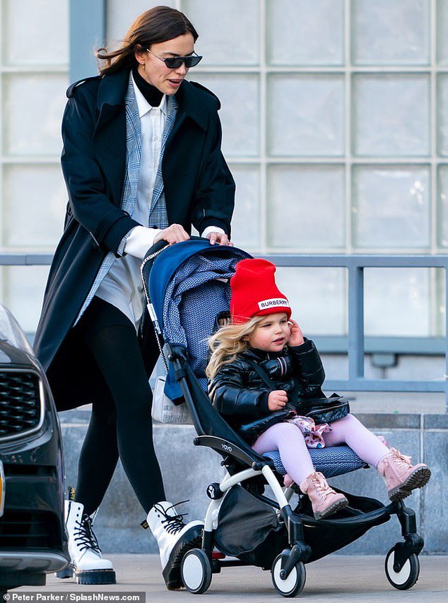"chan dai" irina shayk xinh dep dua con gai cung ra pho di dao o my hinh 7