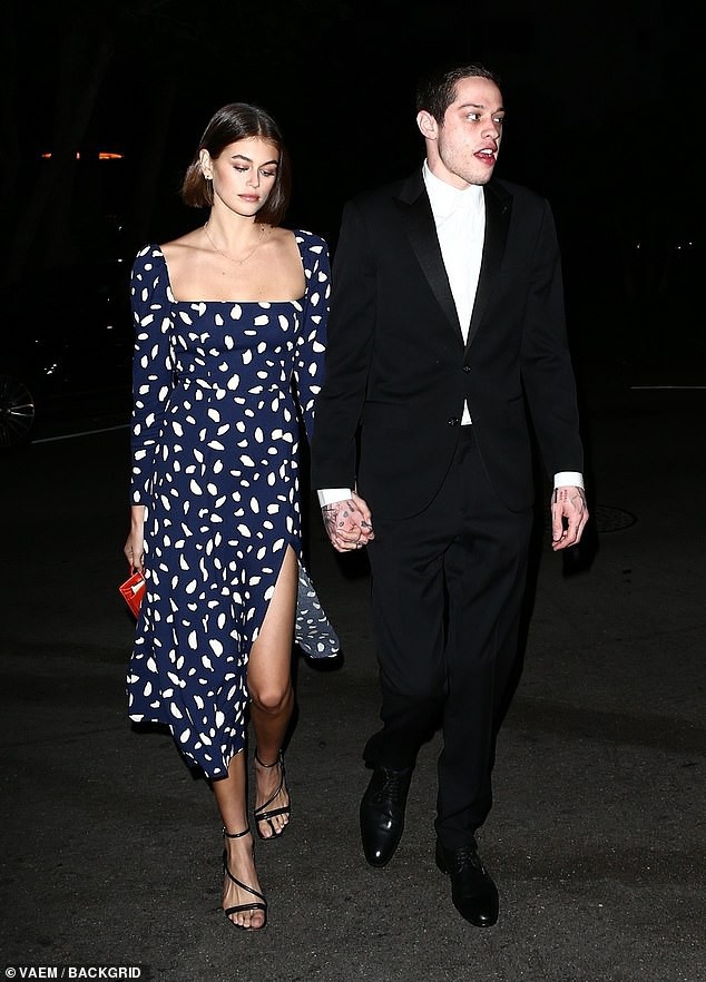 con gai cindy crawford dieu da du tiec sau khi chia tay ban trai  hinh 6