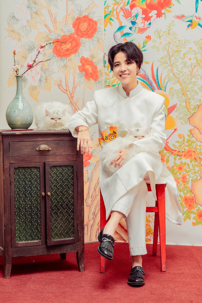 vu cat tuong dien ao dai ngot ngao, tang fan bo anh tet dang yeu hinh 7