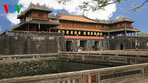 an tet kieu hue hinh 1