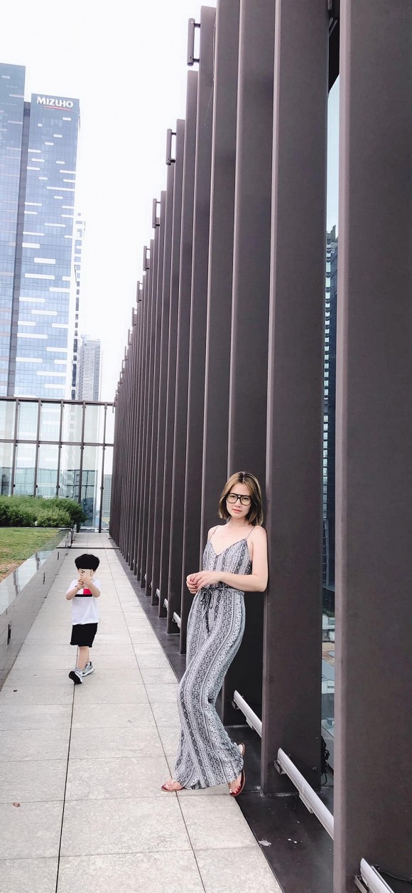 chuyen showbiz: ho ngoc ha vui ve di truot tuyet cung kim ly dip tet hinh 5