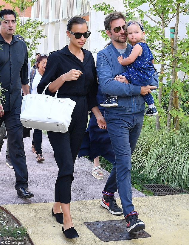 "chan dai" irina shayk xinh dep, rang ro di mua sam cung me  hinh 5