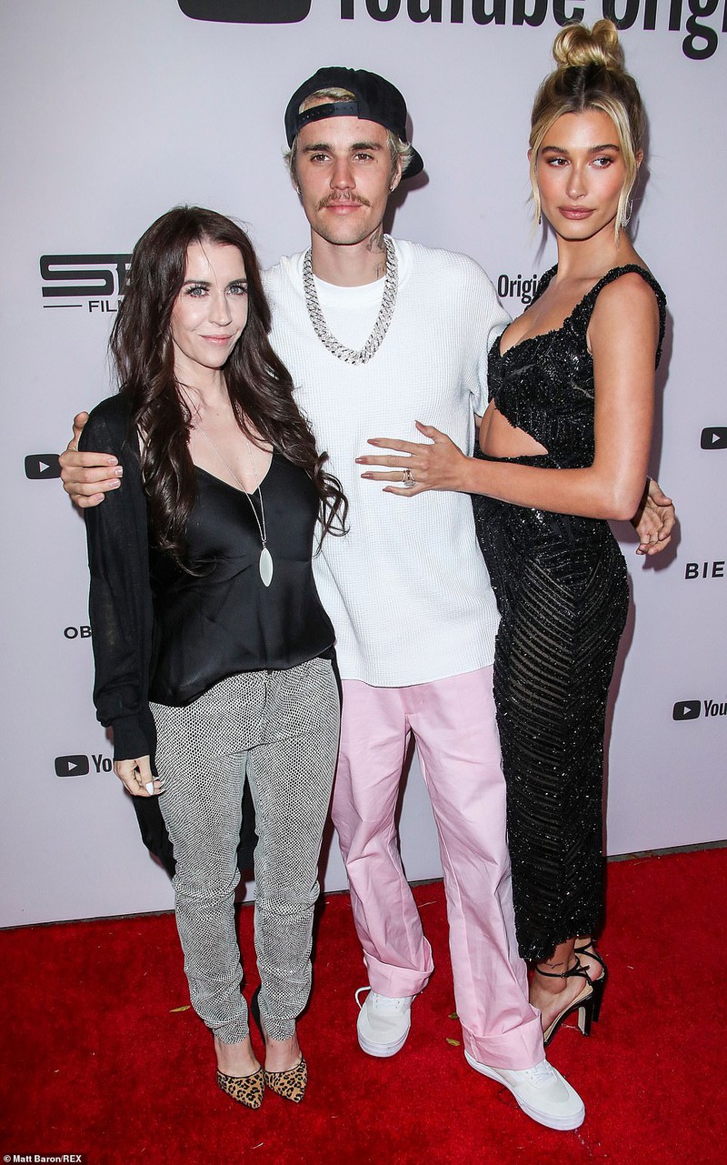 justin bieber ngot ngao hon vo xinh dep trong buoi ra mat phim tai lieu hinh 9