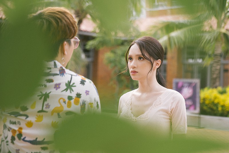 canh phau thuat chuyen gioi cua huong giang trong sac dep doi tra hinh 3
