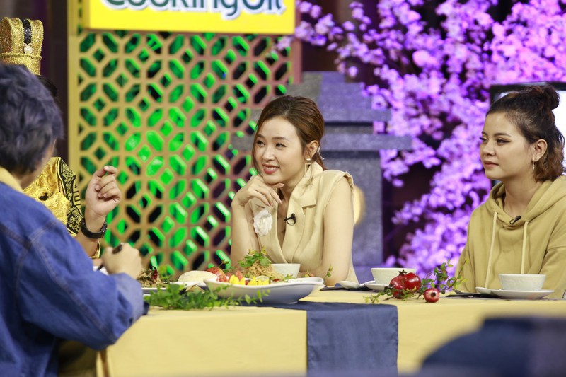 chuyen showbiz: khanh thi nhac nho chong tre ve cach doi xu voi vo hinh 3