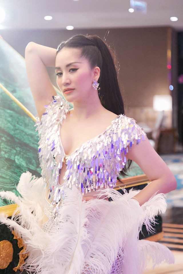 chuyen showbiz: khanh thi nhac nho chong tre ve cach doi xu voi vo hinh 1