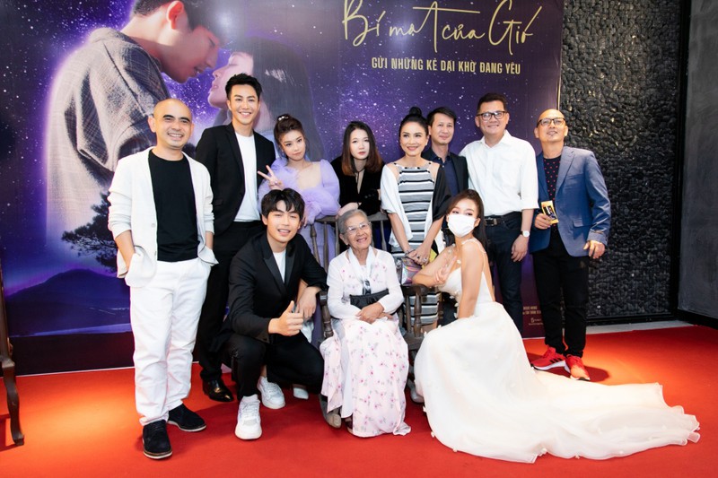 kha ngan len do long lay, van deo khau trang o tham do "bi mat cua gio" hinh 8