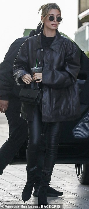 justin bieber muot mat mo hoi, coi ao ra pho sau buoi tap vu dao hinh 6