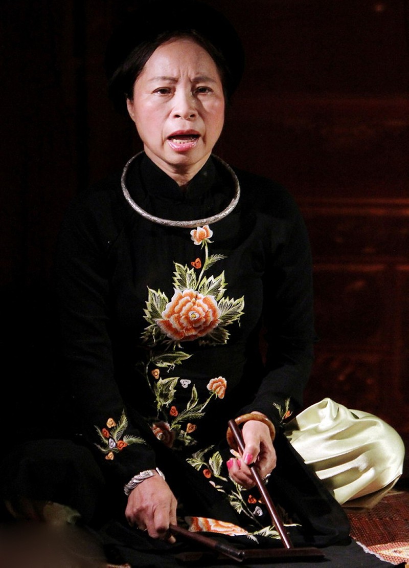 nghe si uu tu bach van: "ca tru la cuoc doi toi" hinh 1
