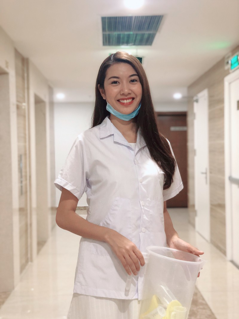 a hau thuy van tu tay lam nuoc sat khuan tang mien phi hinh 3