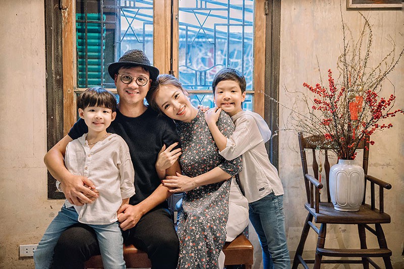 11 nam yeu trac tro, 9 nam hon nhan ngot ngao cua dan le - khai anh hinh 11