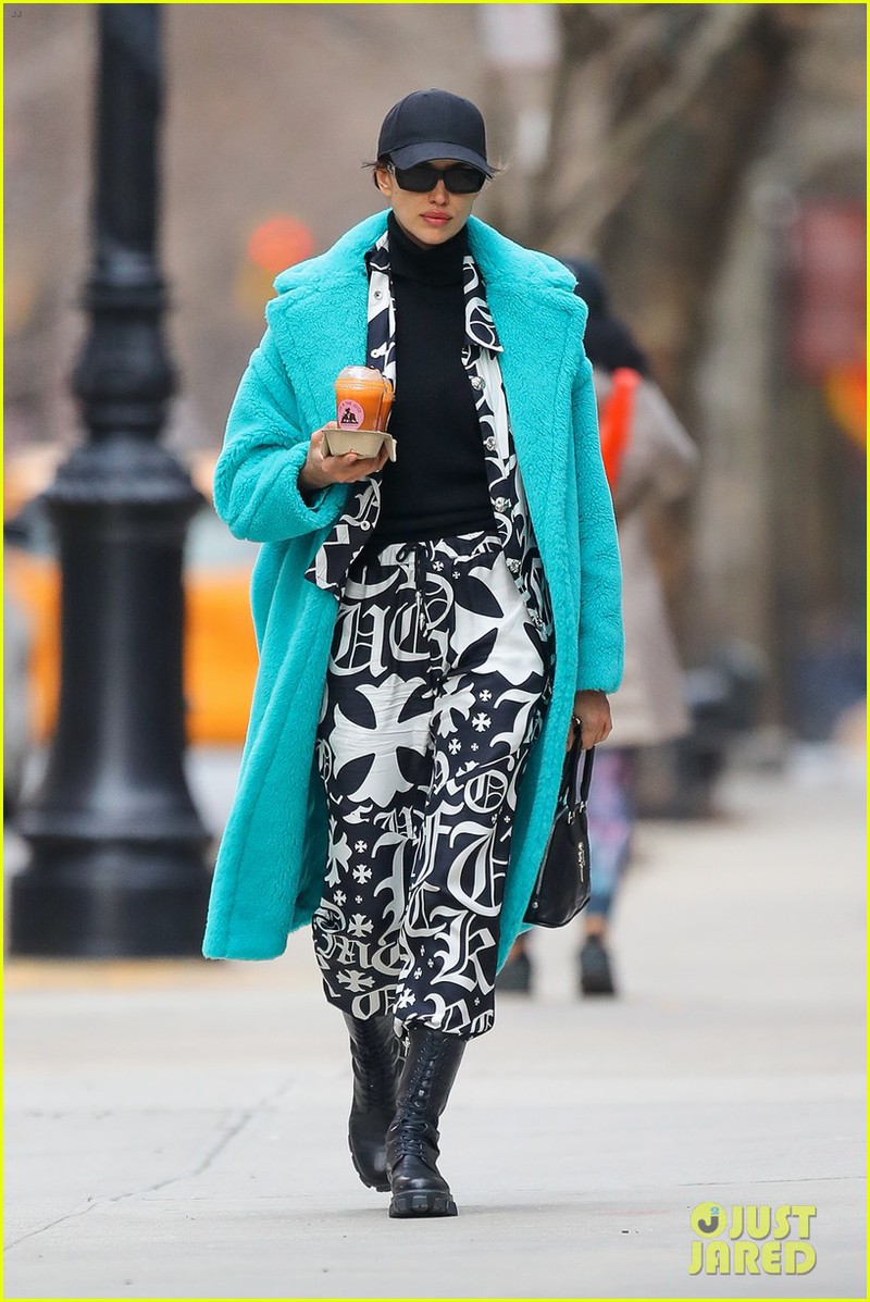 irina shayk dep hut mat khi ra pho trong tiet troi gia lanh hinh 3