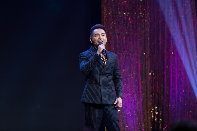 viet quang nghen ngao he lo tung muon tu tu, mac cam vi mat giong hat hinh 1