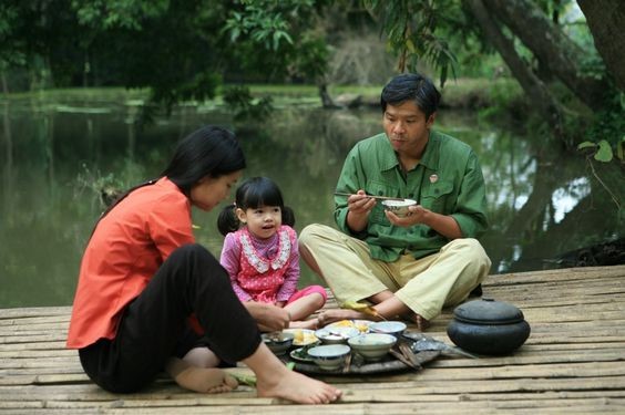 co gai nha nguoi ta va thoi vang bong cua phim de tai nong thon hinh 3