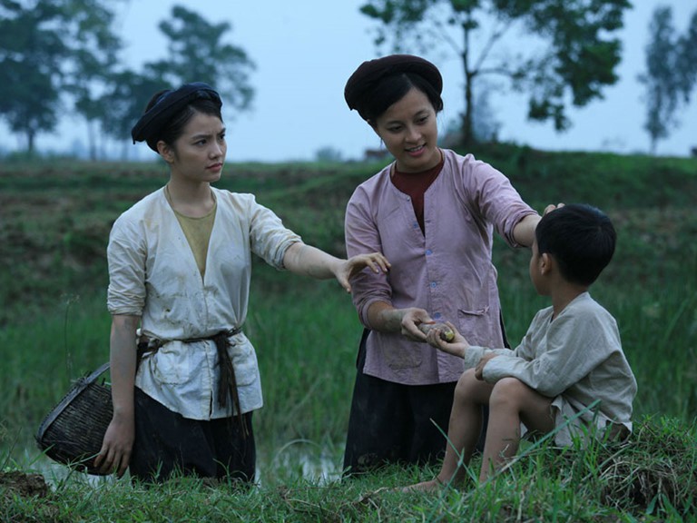 co gai nha nguoi ta va thoi vang bong cua phim de tai nong thon hinh 4