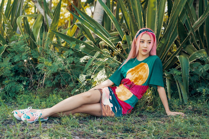 quynh anh shyn dep ruc ro, tran day nang luong trong bst moi hinh 15