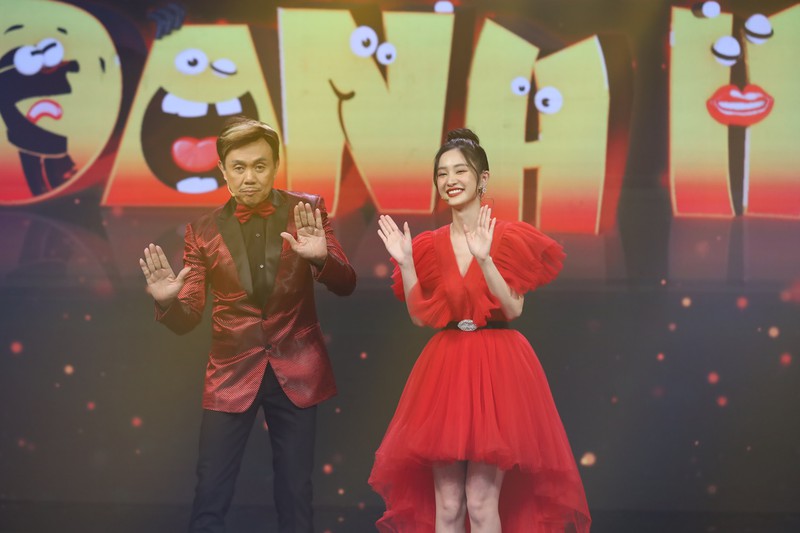 anh duc noi dien khi nguoi yeu bi ban than "gio tro" hinh 1