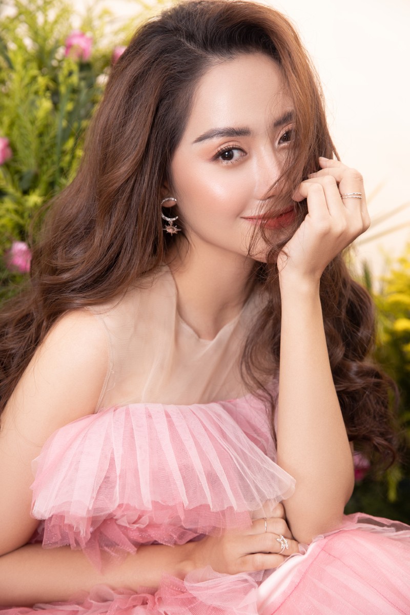 tuong vi khoe ve dep mong manh trong thiet ke vay xep tang    hinh 7