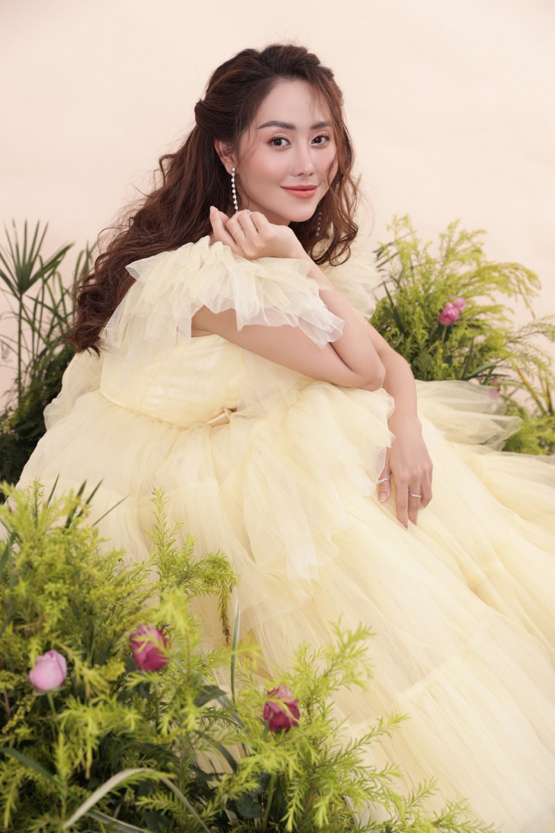 tuong vi khoe ve dep mong manh trong thiet ke vay xep tang    hinh 9