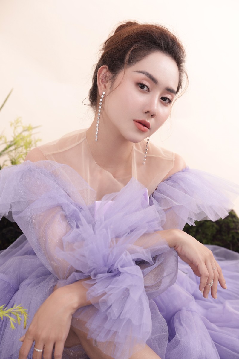 tuong vi khoe ve dep mong manh trong thiet ke vay xep tang    hinh 1