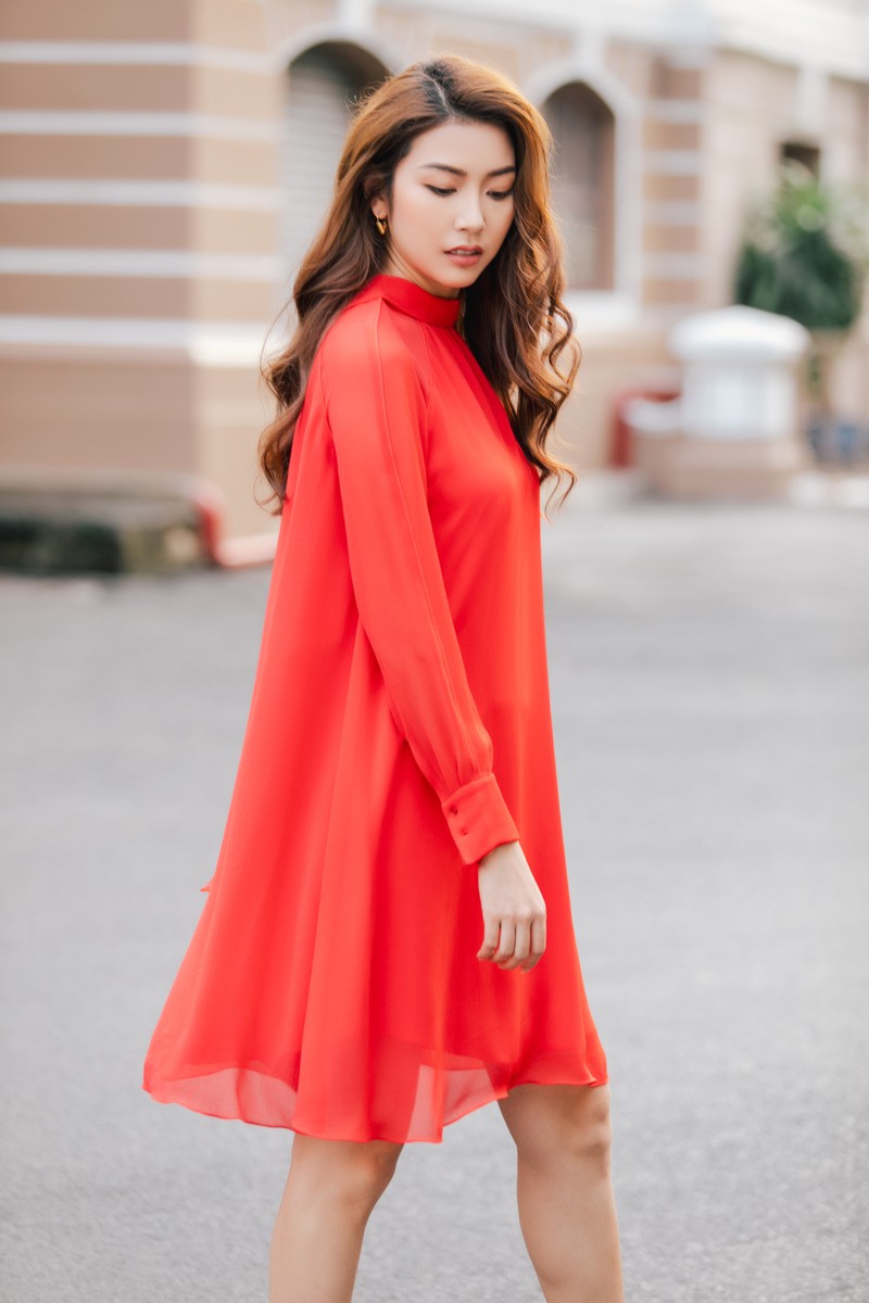 thuy van tung bo anh xinh dep sau khi duoc cau hon bang nhan kim cuong hinh 2