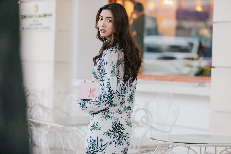 thuy van tung bo anh xinh dep sau khi duoc cau hon bang nhan kim cuong hinh 11