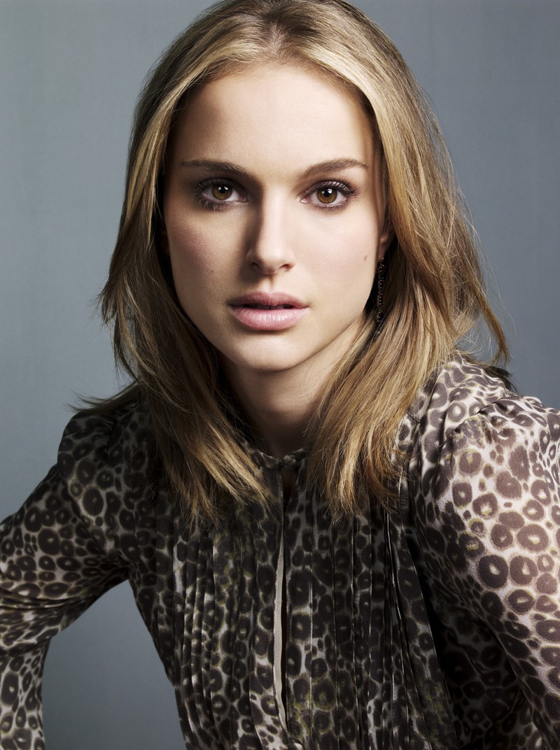 gal galdot, natalie portman hat imagine co vu chong covid 19 hinh 2