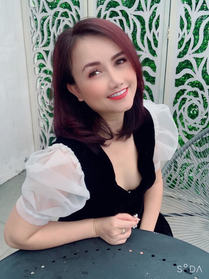 hoang yen: 3 cuoc hon nhan tan vo va cu soc sinh con tuoi 40 hinh 2