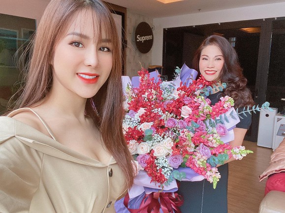chuyen showbiz: bat ngo voi hinh anh "gai que" xinh dep cua ho ngoc ha hinh 5