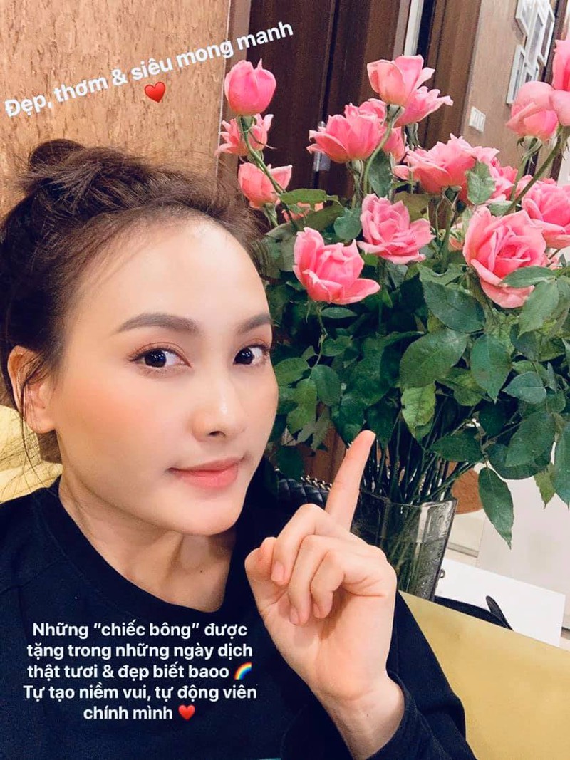 sao viet o nha mua dich: khong nau an thi cung bay du tro vui hinh 1