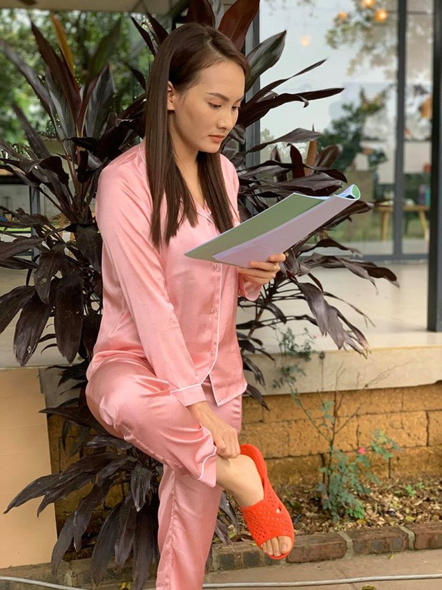hau truong hai huoc cua dan dien vien phim "nhung ngay khong quen" hinh 6
