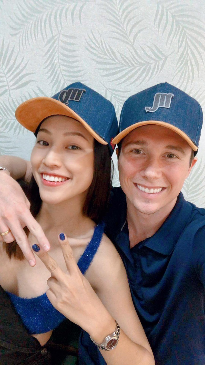 cac cap doi sao viet van tinh tu ben nhau mac dich covid-19 hinh 5