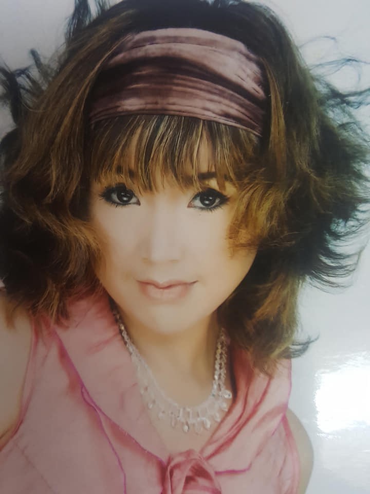 nsnd lan huong len chuc ba ngoai van gay ngo ngang vi nhan sac khong tuoi hinh 10