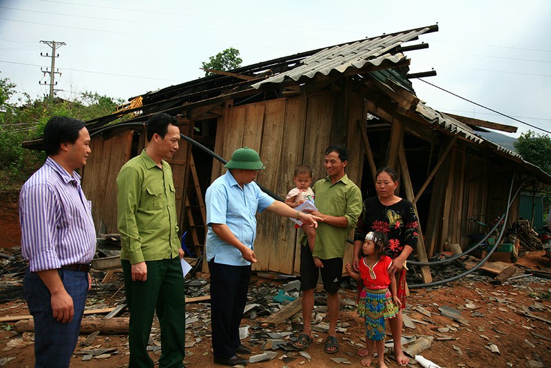  nam po (dien bien): 2 nguoi bi thuong, thiet hai nang do giong, loc hinh 2