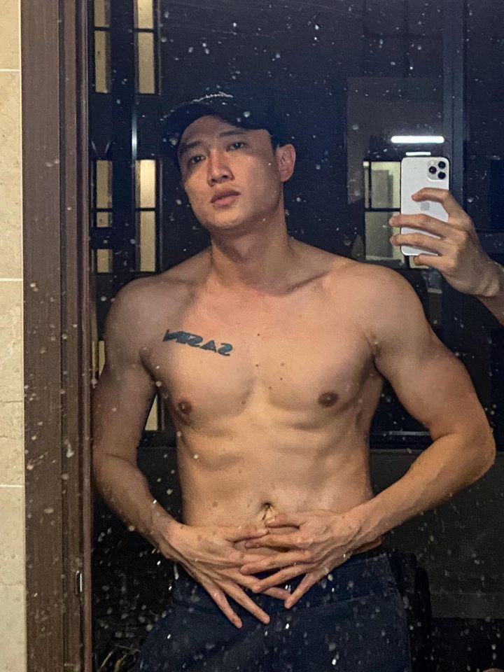 quoc truong tron 32 tuoi: dep trai, giau co, tai nang van "le bong"  hinh 3