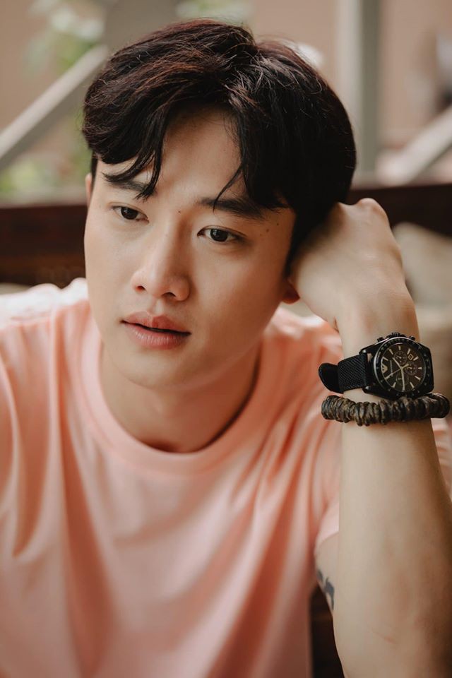 quoc truong tron 32 tuoi: dep trai, giau co, tai nang van "le bong"  hinh 10