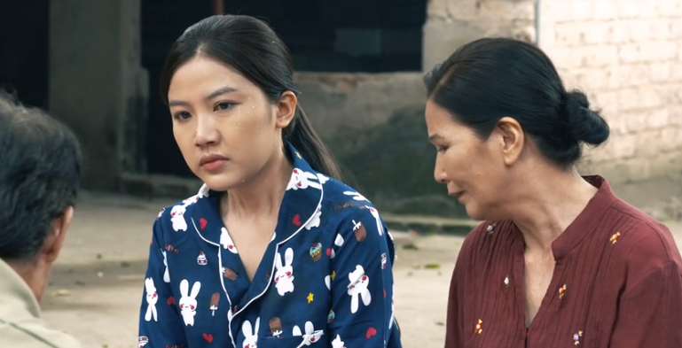 chuyen showbiz: khanh thi thoi 17 tuoi tinh tu nhay ben chi anh hinh 2