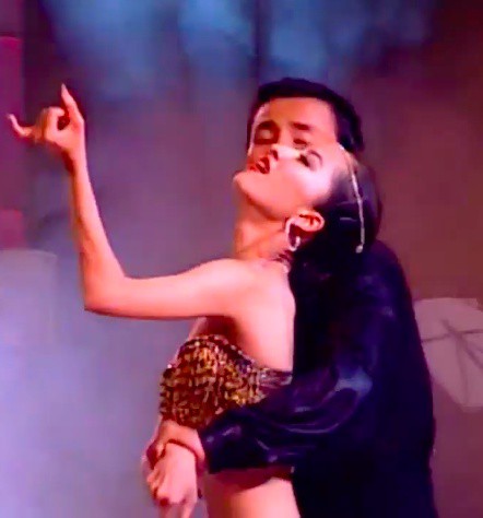 chuyen showbiz: khanh thi thoi 17 tuoi tinh tu nhay ben chi anh hinh 1