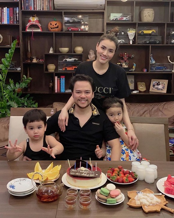chuyen showbiz: ho ngoc ha va ban trai mac do ngu doi om nhau tinh cam hinh 5