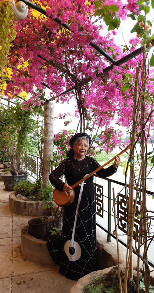 nguoi truyen lua then giua thanh pho mang ten bac hinh 1