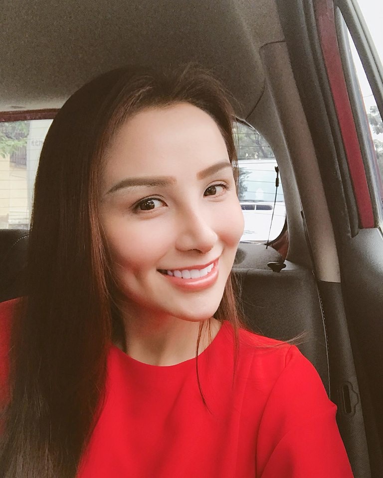 nhan sac bien doi den muc khong nhan ra cua hoa hau diem huong hinh 7