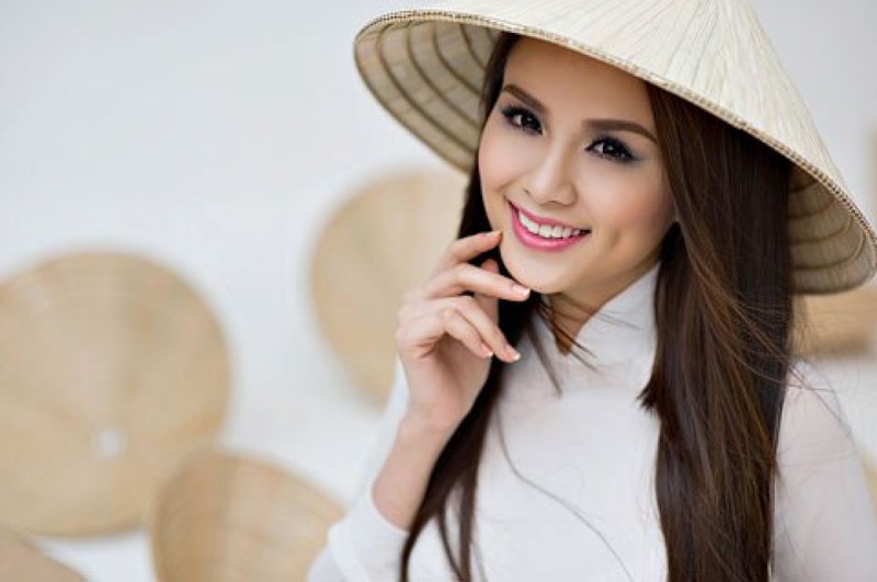 nhan sac bien doi den muc khong nhan ra cua hoa hau diem huong hinh 6